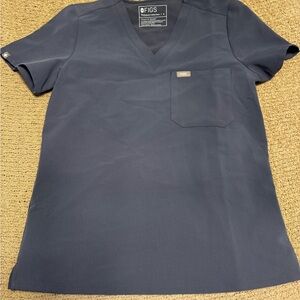 Figs Women’s Scrub Top And Jogger Bottom Set